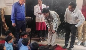 cg mid day meal: मिड डे मील खाने के बाद 24 बच्चों की बिगड़ी तबीयत; होने लगी उल्टी, पेट दर्द, घबराहट और..