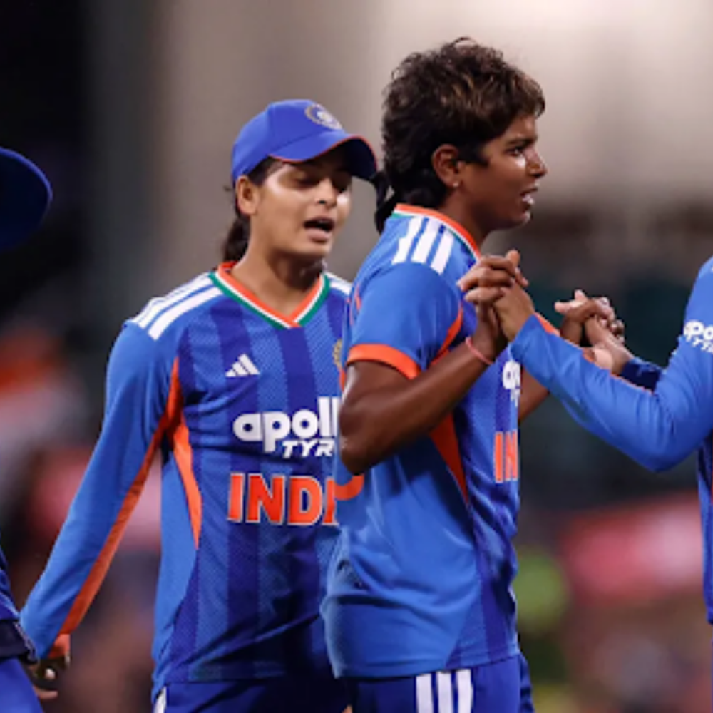 भारतीय महिला टीम ने डकवर्थ लुईस से 21 रन से जीती:6 साल बाद ऑस्ट्रेलिया को उसके घर में हराया; अरुंधति रेड्डी ने लिए 4 विकेट