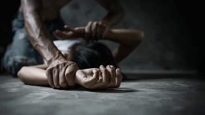 balodabazar rape: 89 साल की बुजुर्ग महिला से युवक ने किया रेप, रात के अंधेरे में वारदात