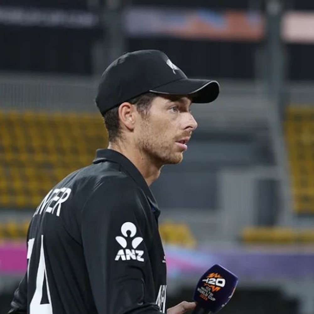 सैंटनर बोले चीजें कंट्रोल से बाहर, हम दूसरों के भरोसे:पेसर मैट हेनरी न्यूजीलैंड लौटे; हैरी ब्रूक ने कहा बटलर सेमीफाइनल में चलेंगे