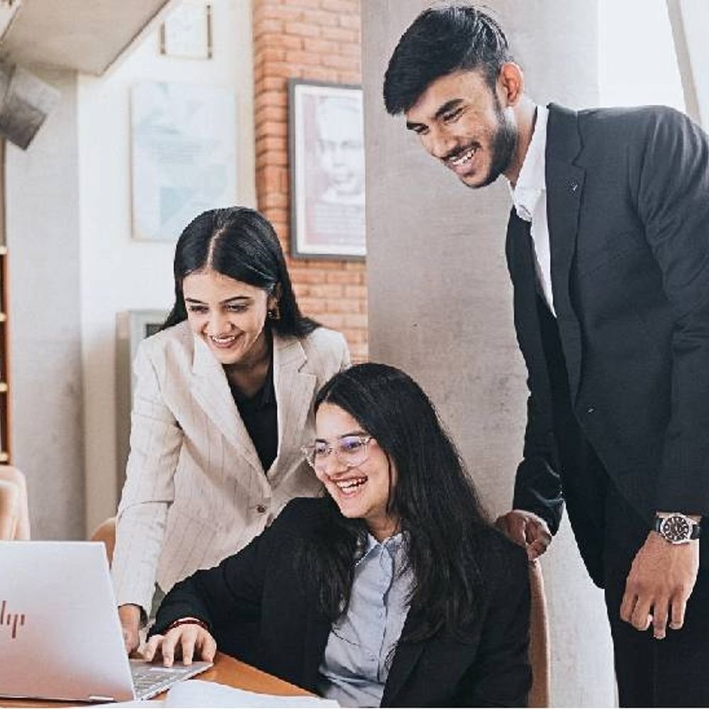 इंपैक्ट फीचर:अगर ai एमबीए स्किल्स को रिप्लेस कर सकता है, तो रिक्रूटर यहां 36+ lpa क्यों ऑफर कर रहे हैं?