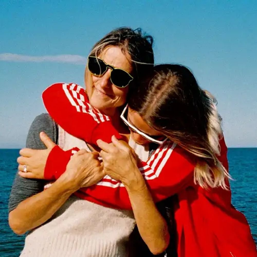 सेहत और रिश्तों के लिए वरदान हैं खुशी के आंसू:13 साल पहले औपचारिक तौर पर पहचाना था, एक्सपर्ट के अनुसार यह दूसरों के प्रति अधिक निस्वार्थ और दयालु भी बनाते हैं