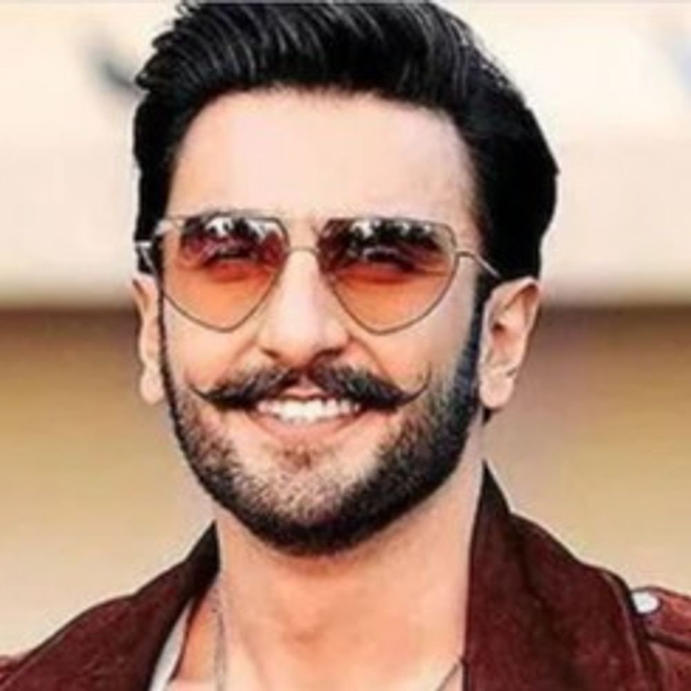 रणवीर सिंह को जान से मारने की धमकी मिली:व्हाट्सऐप वॉइस नोट में करोड़ों की मांग, मुंबई पुलिस ने सुरक्षा बढ़ाई, अलर्ट मोड