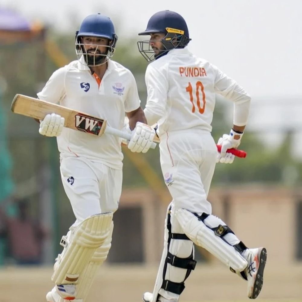 जम्मू कश्मीर 67 साल में पहली बार रणजी चैंपियन बना:फाइनल मैच ड्रॉ रहा, कर्नाटक के खिलाफ पहली पारी में बढ़त के आधार पर जीत तय हुई