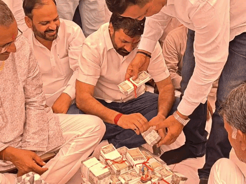 nri मामा ने भरा 1 करोड़ का मायरा:51 लाख रुपए कैश, 21 लाख की ज्वेलरी के साथ कपड़े व गिफ्ट भी दिए