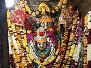 bilaspur pocketmari: मंदिर में करती थी पॉकेटमारी, ऐसे पकड़ाई शातिर महिला