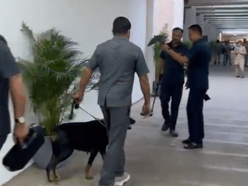 गुजरात विधानसभा परिसर में बम की धमकी:ईमेल में लिखा मुंद्रा पोर्ट पर मिसाइल हमले करेंगे, मोदी शाह सीएम को बताया हिंदू चरमपंथी