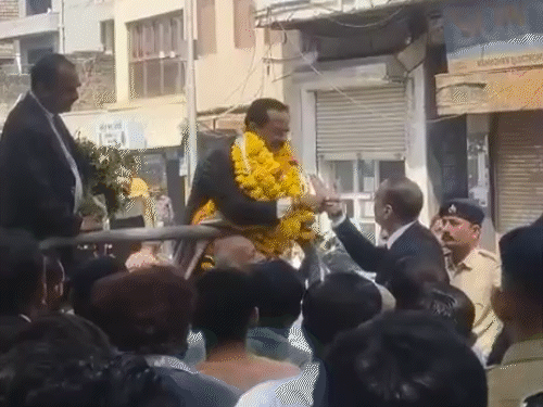 भावनगर में वकील और डिस्ट्रिक्ट जज के बीच बहस:विजय जुलूस में शोर सुनकर जज पहुंचे, वकील ने कहा आप जाकर अपनी कुर्सी संभालिए