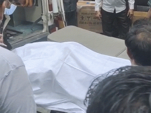 पंजाब अफसर सुसाइड डेडबॉडी सिविल अस्पताल पहुंची:पोस्टमॉर्टम थोड़ी देर में, दोपहर को अंतिम संस्कार; पूर्व aap मंत्री भुल्लर आज कोर्ट में पेश होंगे