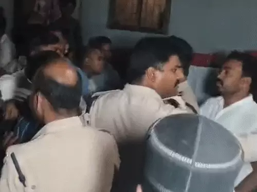 bhilai video: भिलाई में दो पक्षों में हिंसक झड़प, लाठी पत्थर से मारा, csp समेत 5 घायल, video वायरल