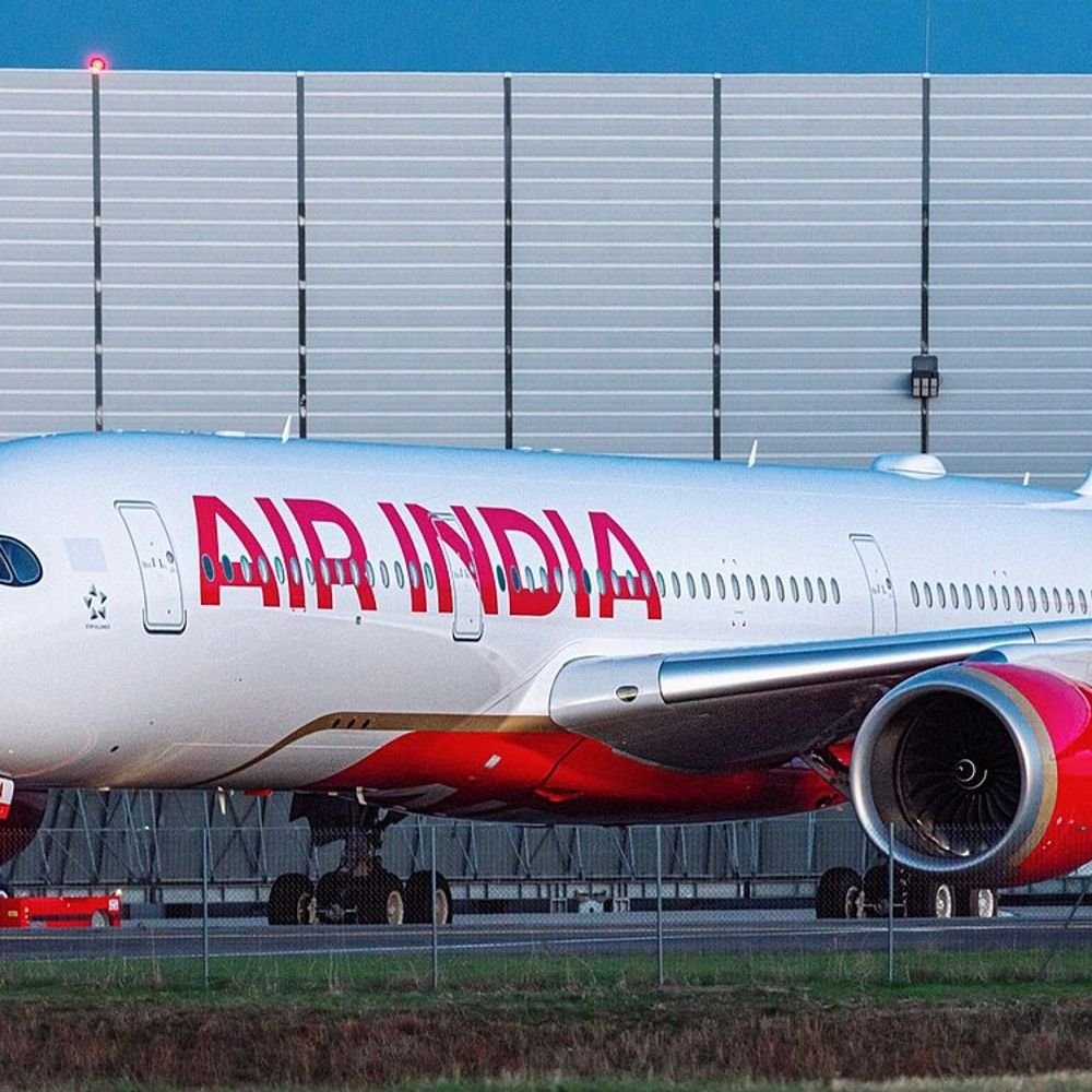 दिल्ली लंदन एअर इंडिया फ्लाइट बीच रास्ते से लौटी:खराबी के बावजूद 7 घंटे हवा में रही; 15 मार्च को भी डायवर्ट करना पड़ा था