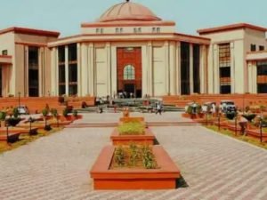 cg high court: घर में प्रार्थना सभा के लिए अनुमति जरूरी नहीं, पुलिस नोटिस रद्द