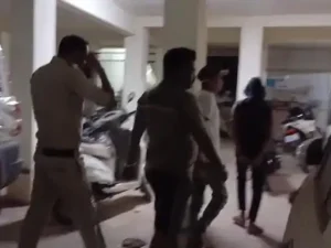 dhamtari sex racket: सेक्स रैकेट का भंडाफोड़, 2 युवतियां समेत 3 युवक गिरफ्तार; आपत्तिजनक सामान भी बरामद