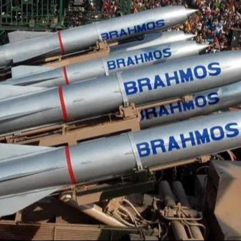 सेना 800km रेंज वाली ब्रह्मोस क्रूज मिसाइल खरीदने की तैयारी में:अभी 450km तक निशाना साधने वाली मिसाइल मौजूद, ऑपरेशन सिंदूर में इस्तेमाल हुआ था