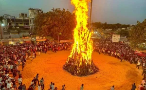 holika dahan 2026: कब है होलिका दहन? जानें सही तारीख, शुभ मुहूर्त और भद्रा का प्रभाव