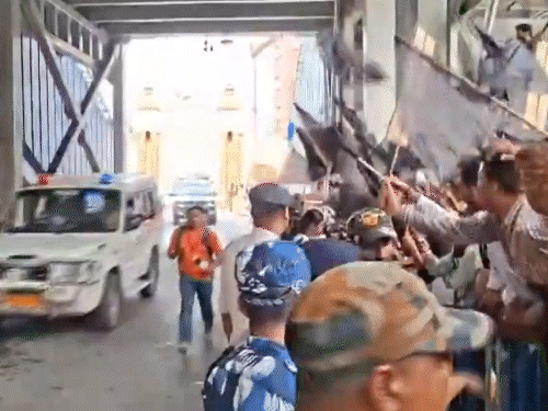 मुख्य चुनाव आयुक्त बोले पात्र वोटर का नाम नहीं कटेगा:स्वतंत्र, निष्पक्ष और शांतिपूर्ण चुनाव कराना आयोग की प्राथमिकता, लोगों ने फिर काले झंडे दिखाए