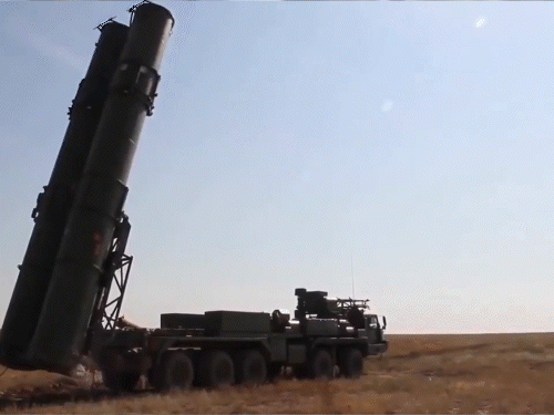 भारत रूस से 5 s 400 ‘सुदर्शन’ डिफेंस सिस्टम खरीदेगा:पाकिस्तान चीन सीमा पर तैनात किया जाएगा; वायुसेना ने इसे ऑपरेशन सिंदूर में गेम चेंजर बताया था