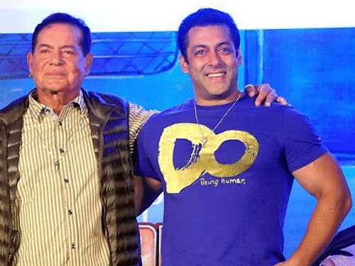 सलमान के पिता सलीम खान की सेहत में सुधार:जावेद अख्तर ने बताया अब वे कुर्सी पर बैठकर बातचीत करने लगे हैं