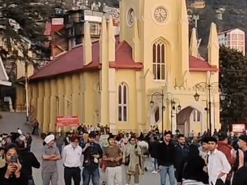 हिमाचल के टूरिज्म पर मिडिल ईस्ट में तनाव का इम्पैक्ट:होटलों में 50% एडवांस बुकिंग कैंसिल, lpg की किल्लत; होटेलियर ने आग के चूल्हे निकाले