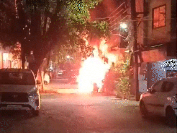 वक्त सबकुछ छीन सकता है…स्टेटस लिखकर सोए थे मनोज:इंदौर में फायर ब्रिगेड कर्मी ने काट दिया था प्रत्यक्षदर्शी का फोन, वीडियो आया सामने