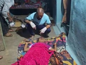 jashpur murder: बुजुर्ग महिला की हत्या, घर में खून से लथपथ मिली लाश; आरोपी की तलाश में जुटी पुलिस