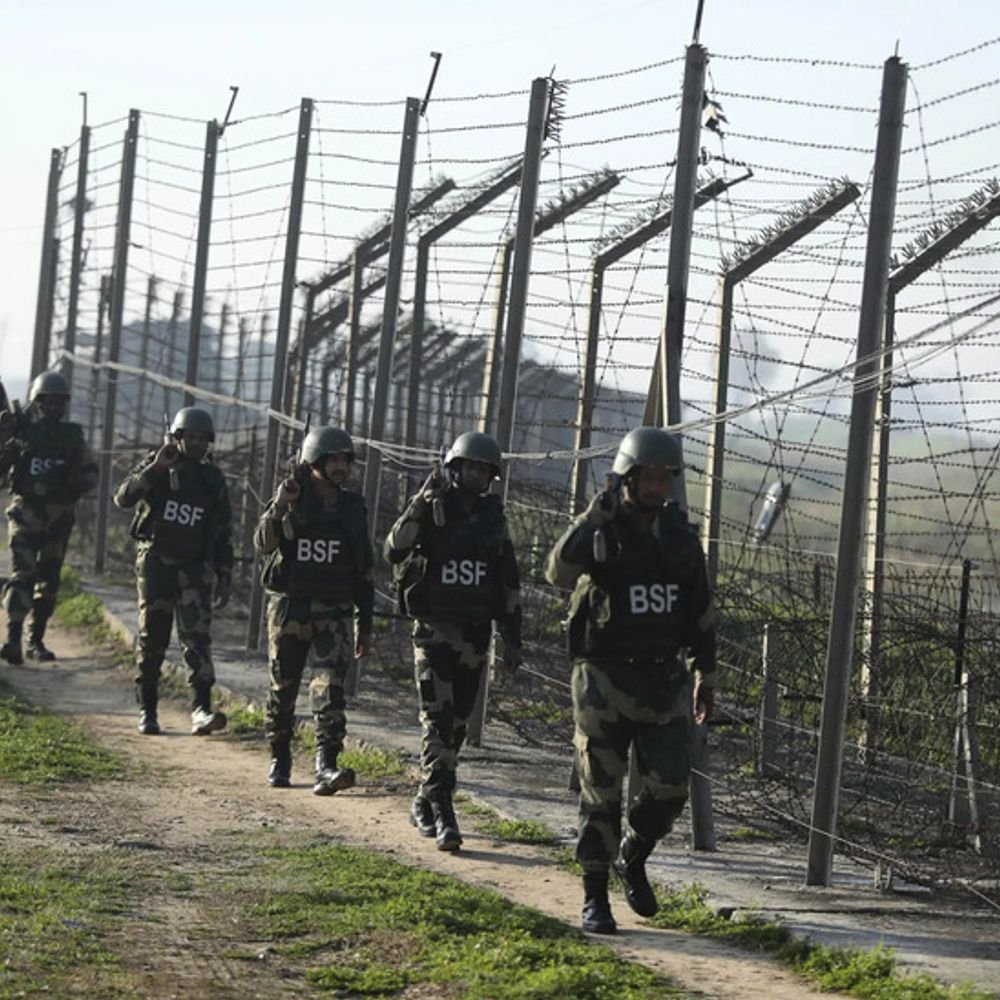 भारत की पाकिस्तान बांग्लादेश बॉर्डर पर एंटी ड्रोन सेंसर से निगरानी:चीन सीमा पर पेट्रोलिंग 3 गुना बढ़ी, लद्दाख में itbp के 29 नए आउटपोस्ट बने