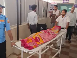 dhamtari hospital suicide: जिला अस्पताल के बाथरूम में युवती ने लगाई फांसी, दाल बनाते समय झुलसी थी