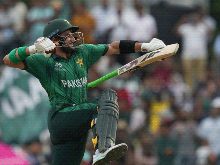 पाकिस्तान के फरहान टी 20 रैकिंग में अभिषेक के करीब पहुंचे:अब सिर्फ 26 पॉइंट्स का फासला; बॉलर्स में वरुण चक्रवर्ती टॉप पर मौजूद