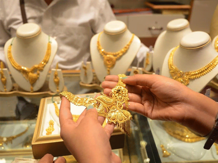 चांदी आज ₹13 हजार बढ़कर ₹2.73 लाख पर पहुंची:सोना ₹1700 बढ़कर ₹1.60 लाख का हुआ, इस साल कीमत ₹27 हजार बढ़ी