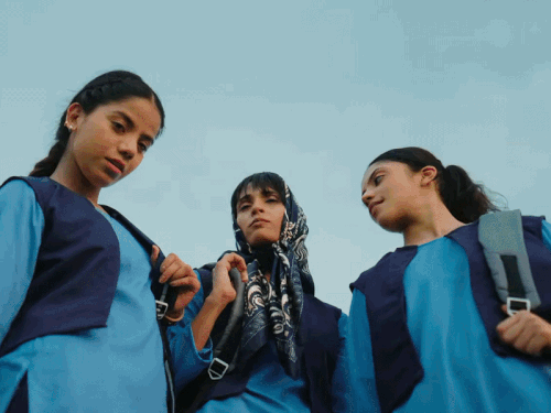 बादशाह के टटीरी सॉन्ग की बाल महिला आयोग को शिकायत:नाबालिग लड़कियों को स्कूल बैग फेंकते दिखाया, रैप में गंदे शब्द इस्तेमाल करने का आरोप