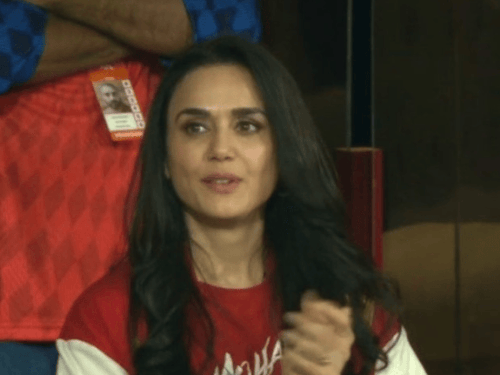 ipl 2026, पंजाब ने अपना पहला मैच जीता:कूपर की फिफ्टी की बदौलत गुजरात को 3 विकेट से हराया; प्रीति जिंटा चियरअप करने पहुंची थीं