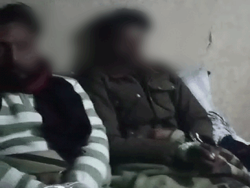 कजाकिस्तान में युवक को बंधक बनाया,video:करनाल से घूमने गया था, हाथ पैर टेप से बांधे, पीठ पर ब्लेड मारकर ₹10 लाख वसूले