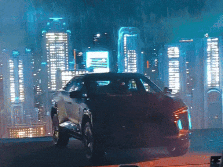 महिंद्रा be 6 का बैटमैन एडिशन रिलॉन्च, कीमत ₹28.49 लाख:इलेक्ट्रिक suv में गोल्डन फिनिश के साथ डार्क नाइट थीम, फुल चार्ज पर 682km चलेगी