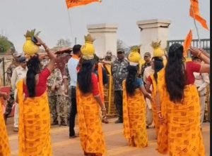 raipur news: नवरात्रि में d.el.ed अभ्यर्थियों की कलश यात्रा को पुलिस ने रोका, तूता धरनास्थल से शीतला मंदिर तक निकल रही थी यात्रा