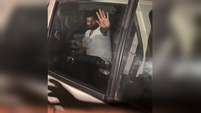 कांग्रेस नेता विनोद तिवारी कौशांबी में  गिरफ्तार,दिल्ली पुलिस ने लिया हिरासत में …