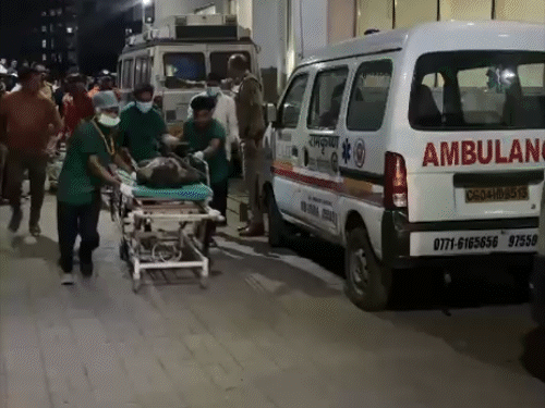 छत्तीसगढ़ में पहली बार ऐतिहासिक मुआवजे का एलान,रामकृष्ण हॉस्पिटल हादसे में प्रत्येक पीड़ित परिवार को 30 30 लाख, डॉक्टरों और पैरामेडिकल स्टाफ ने जताया दुःख,जाँच जारी…  