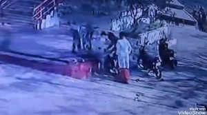 chandi mandir video: चंडी मंदिर में उपद्रव, नशे में धुत युवकों ने पुजारी और सेवादारों को पीटा, देखें cctv फुटेज