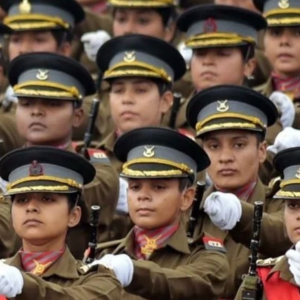 सुप्रीम कोर्ट बोला महिला अफसर सेना में स्थायी कमीशन की हकदार:इससे इनकार करना भेदभाव था; जिनकी सर्विस खत्म हुई, उन्हें भी पेंशन मिलेगी