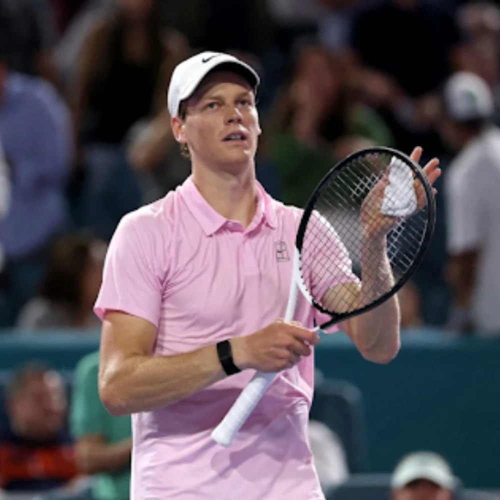 जैनिक सिनर मियामी ओपन के क्वार्टर फाइनल में:लगातार 28 सेट जीतकर बनाया रिकॉर्ड; दूसरे सेट में 2 5 से पिछड़ने के बाद की वापसी