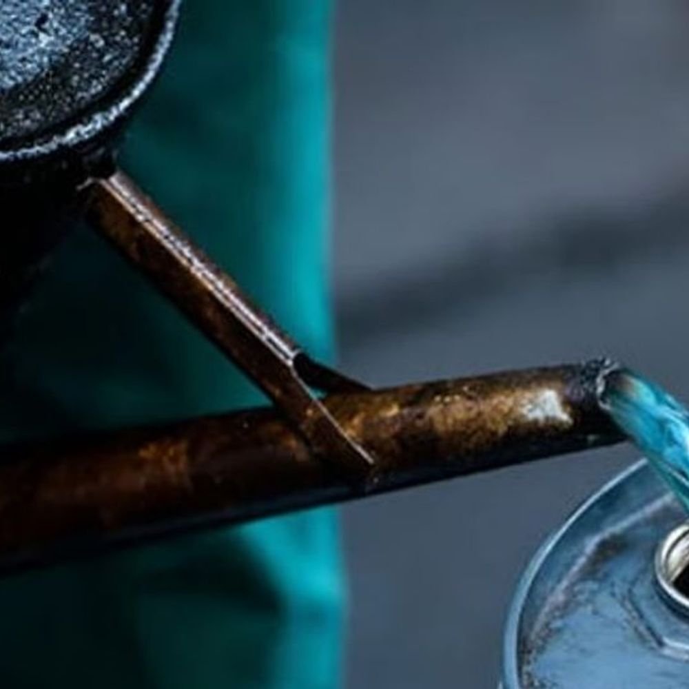 पेट्रोल पम्प पर केरोसिन भी मिलेगा, केंद्र का फैसला:हर जिले में 2 पम्प पर सुविधा होगी, तेल कंपनियां 5 हजार लीटर स्टॉक रख सकेंगी