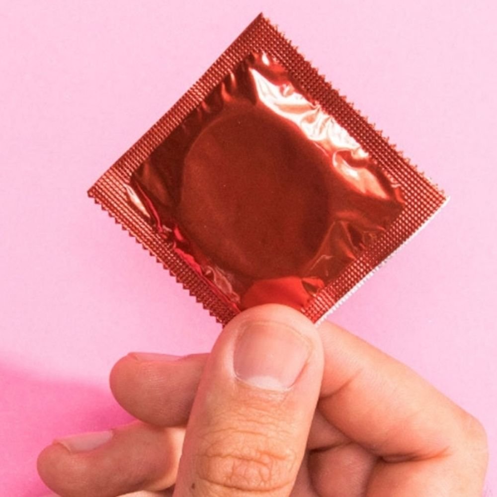 कंडोम 50% तक महंगे हो सकते हैं:ईरान जंग के कारण रॉ मटेरियल की सप्लाई रुकी; तेल गैस के बाद अमोनिया और सिलिकॉन ऑयल की किल्लत