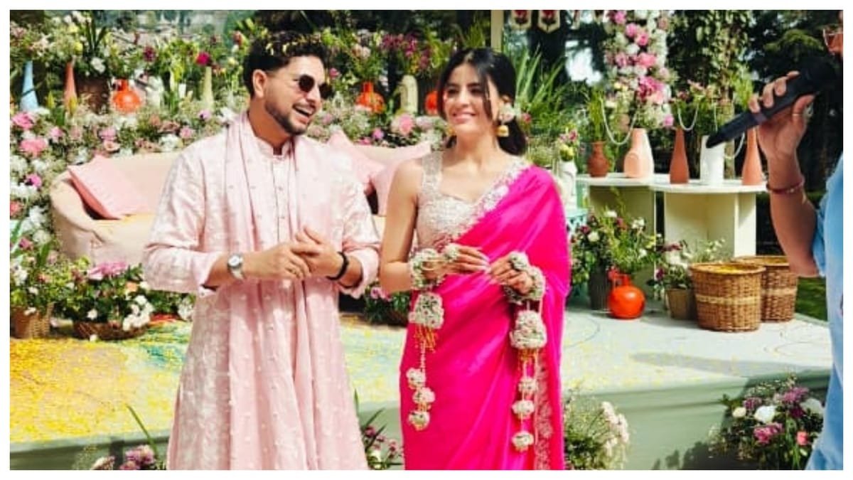 kuldeep vanshika wedding: प्री वेडिंग कार्यक्रम में जमकर थिरके चहल, कुलदीप को लगाई मेहंदी; देखें तस्वीरें