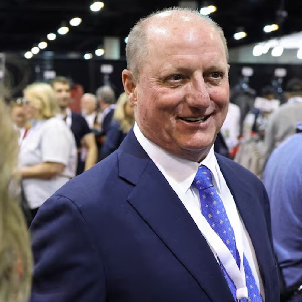 एबेल ने लिखा बफे की विरासत संभालना सबसे कठिन:निवेशक बफे के उत्तराधिकारी और बर्कशायर के सीईओ का पहला रिजल्ट; कमाई 29% घटी