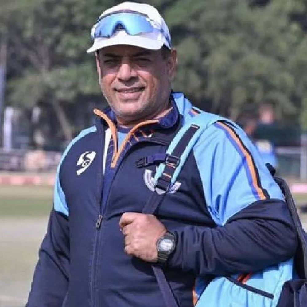 अजय शर्मा की कोचिंग में जम्मू कश्मीर कैसे बना रणजी विजेता:फाइनल से पहले टीम को शोले फिल्म की कहानी सुनाई, जिसमें मिशन के लिए हर किरदार के पास खास टास्क था