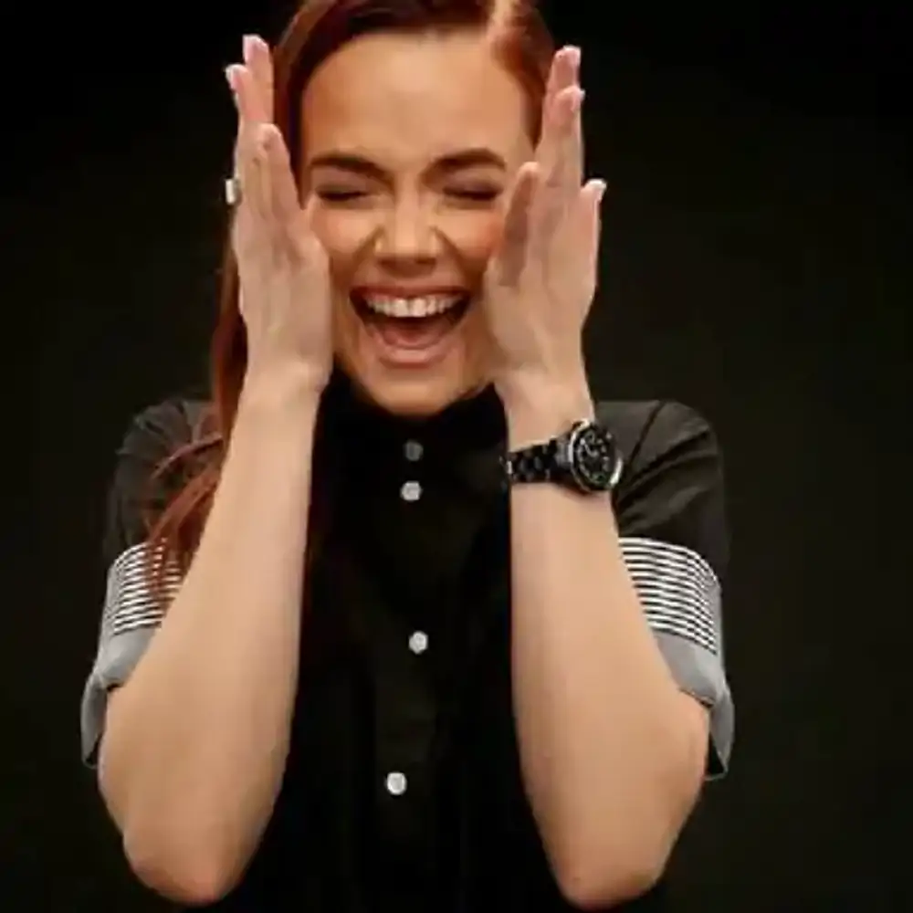 गलतियों पर खुद को न कोसें, तनाव हंसी में उड़ाएं:मनोवैज्ञानिक का दावा खुद की गलतियों पर हंसना लोगों को आपसे मानवीय रूप से जोड़ता है; इससे आत्मविश्वास मजबूत होगा