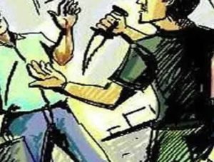 bilaspur news: कपड़े बदल रही युवती का बनाया वीडियो, विरोध किया तो भाई पर चाकू से हमला