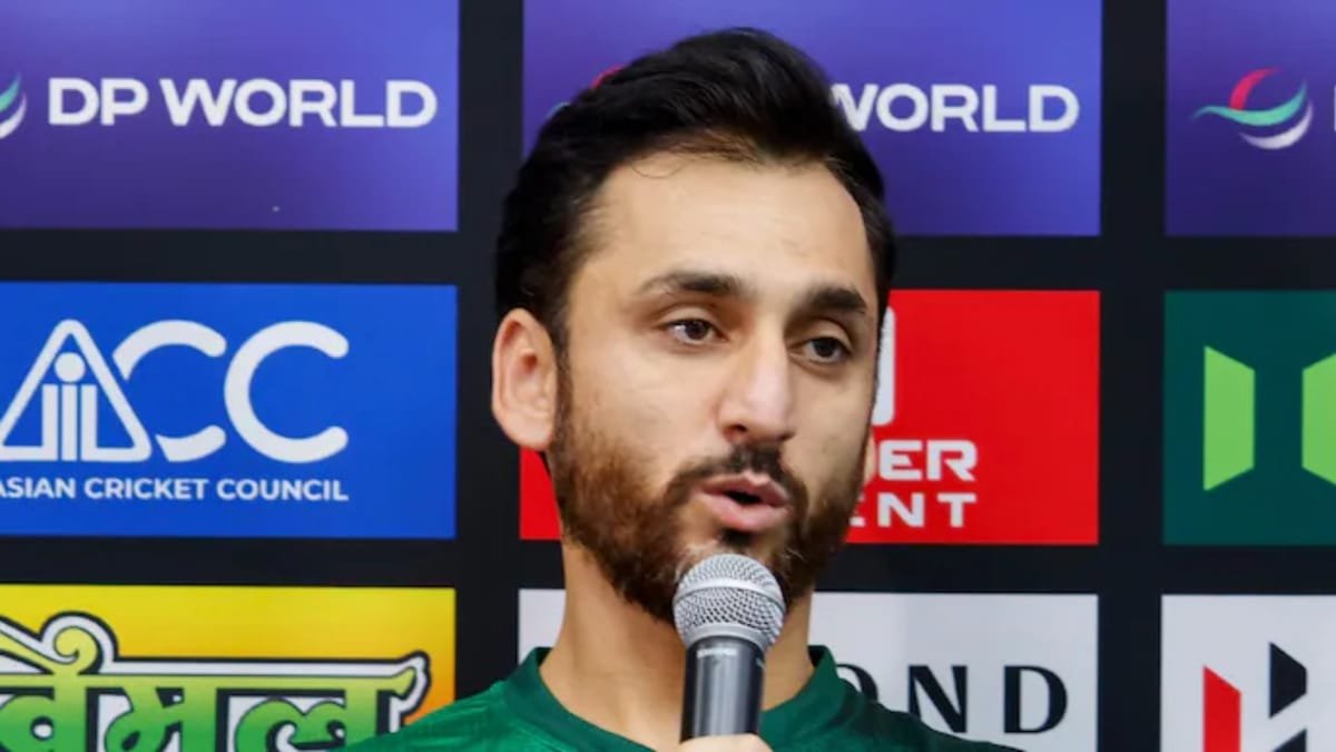 sl vs pak: टूर्नामेंट से बाहर होने पर फूटा पाकिस्तान के कप्तान का गुस्सा, किन खिलाड़ियों पर फोड़ा ठींकरा?