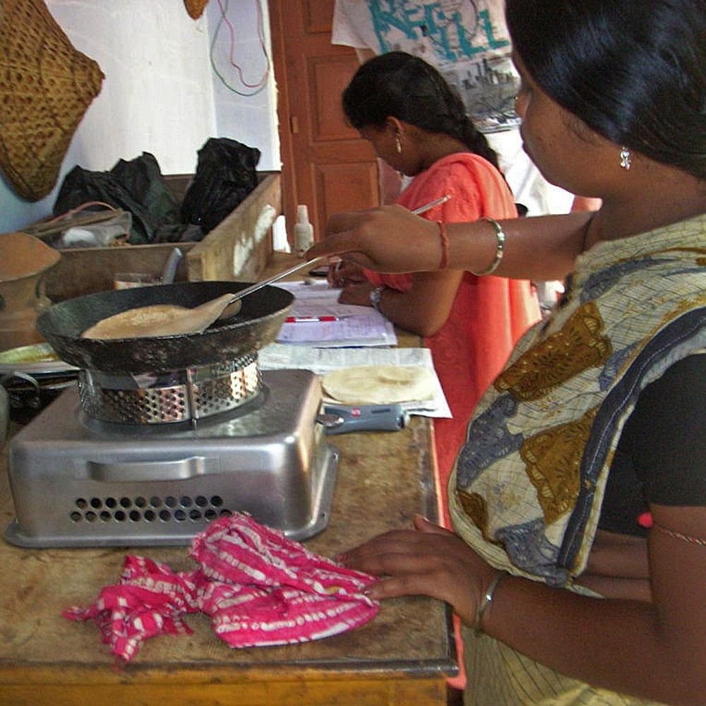 रसोई गैस का विकल्प बनेगा एथेनॉल:सरकार बना रही खास एथेनॉल चूल्हे; lpg की किल्लत दूर करने के लिए फैसला किया