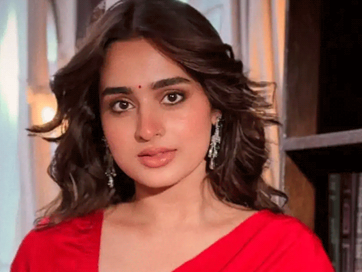 आयशा खान बोलीं हर दिन मिलती हैं रेप की धमकियां:धुरंधर एक्ट्रेस ने कहा मेरे पीरियड्स पर गाना शूट करना एक नेशनल जोक बन गया