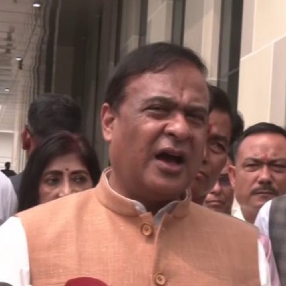 असम में 40 लाख महिलाओं के खाते में ₹9000 ट्रांसफर:4 महीनों का पैसा एक साथ भेजा गया, सीएम बोले चुनाव से इसका कोई लेनादेना नहीं